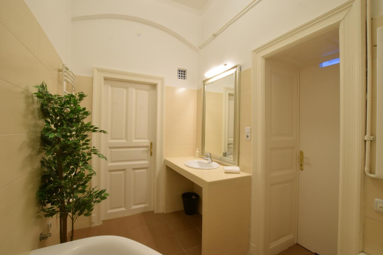 Standard Apartment By Hi5 - Dessewffy 39 ブダペスト エクステリア 写真